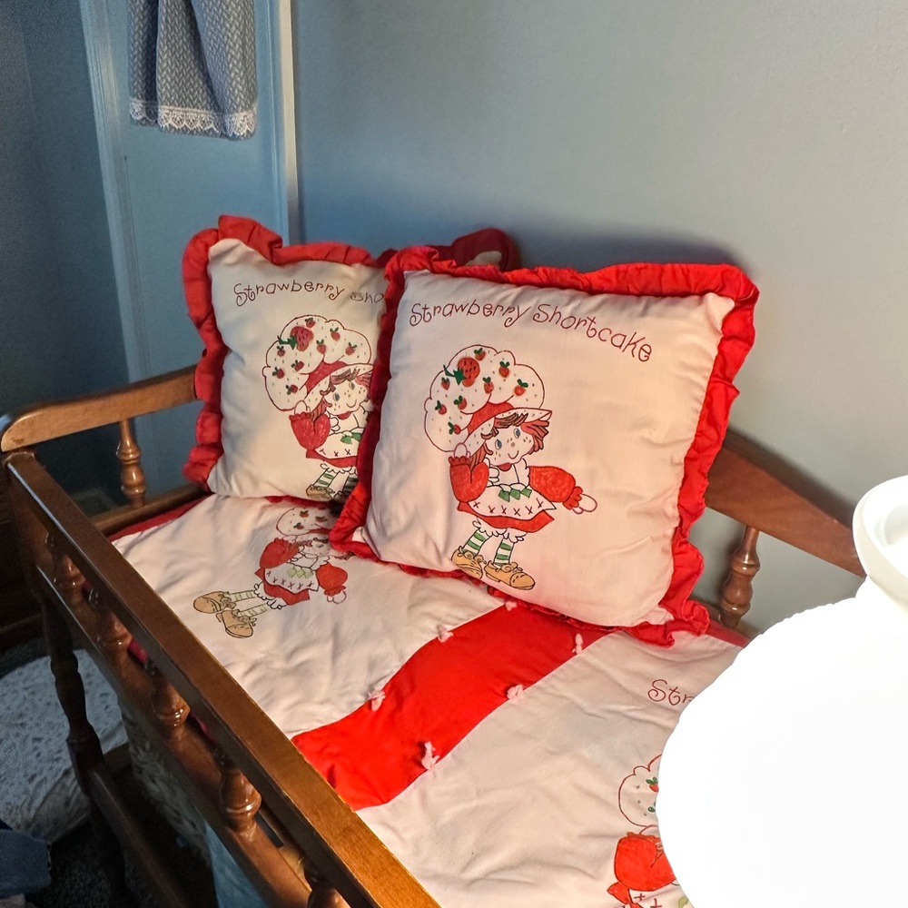 Strawberry Shortcake Quilt Set - Pink and White